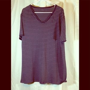 Men’s Gap XL V-neck t-shirt